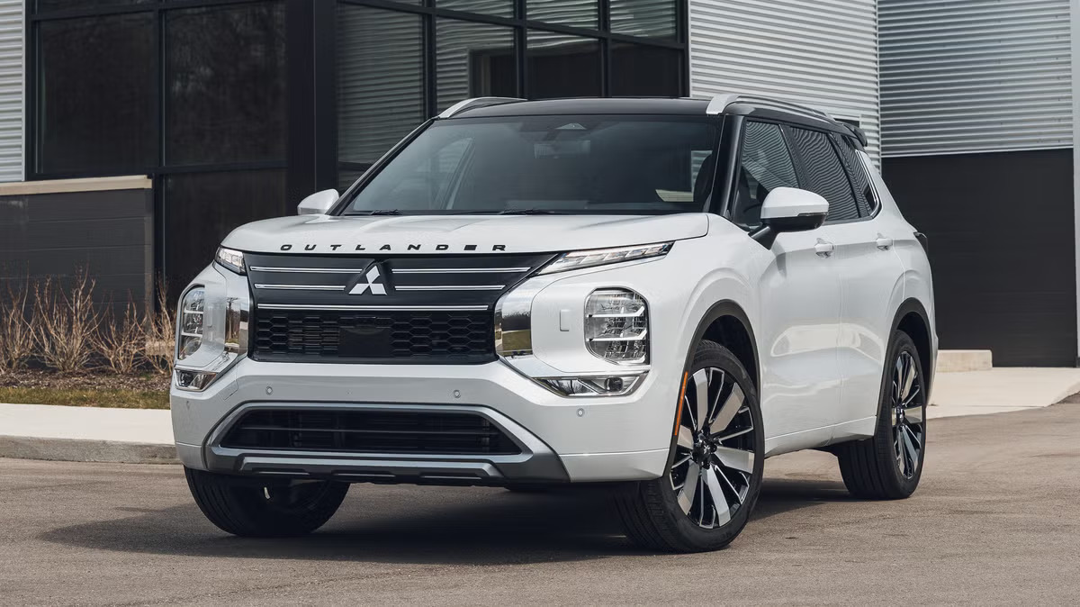 2026 Outlander parked