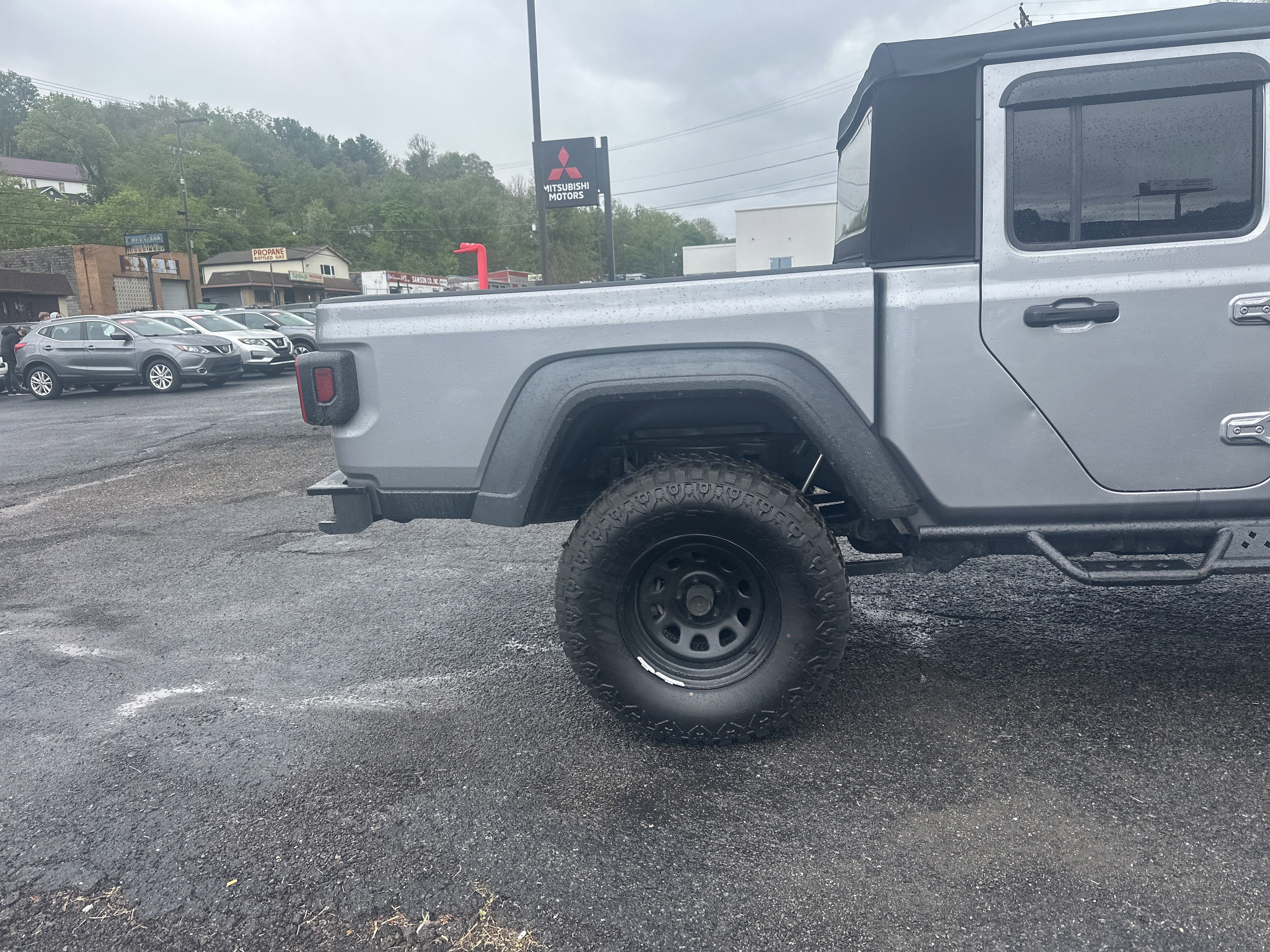 2020 Jeep Gladiator Sport