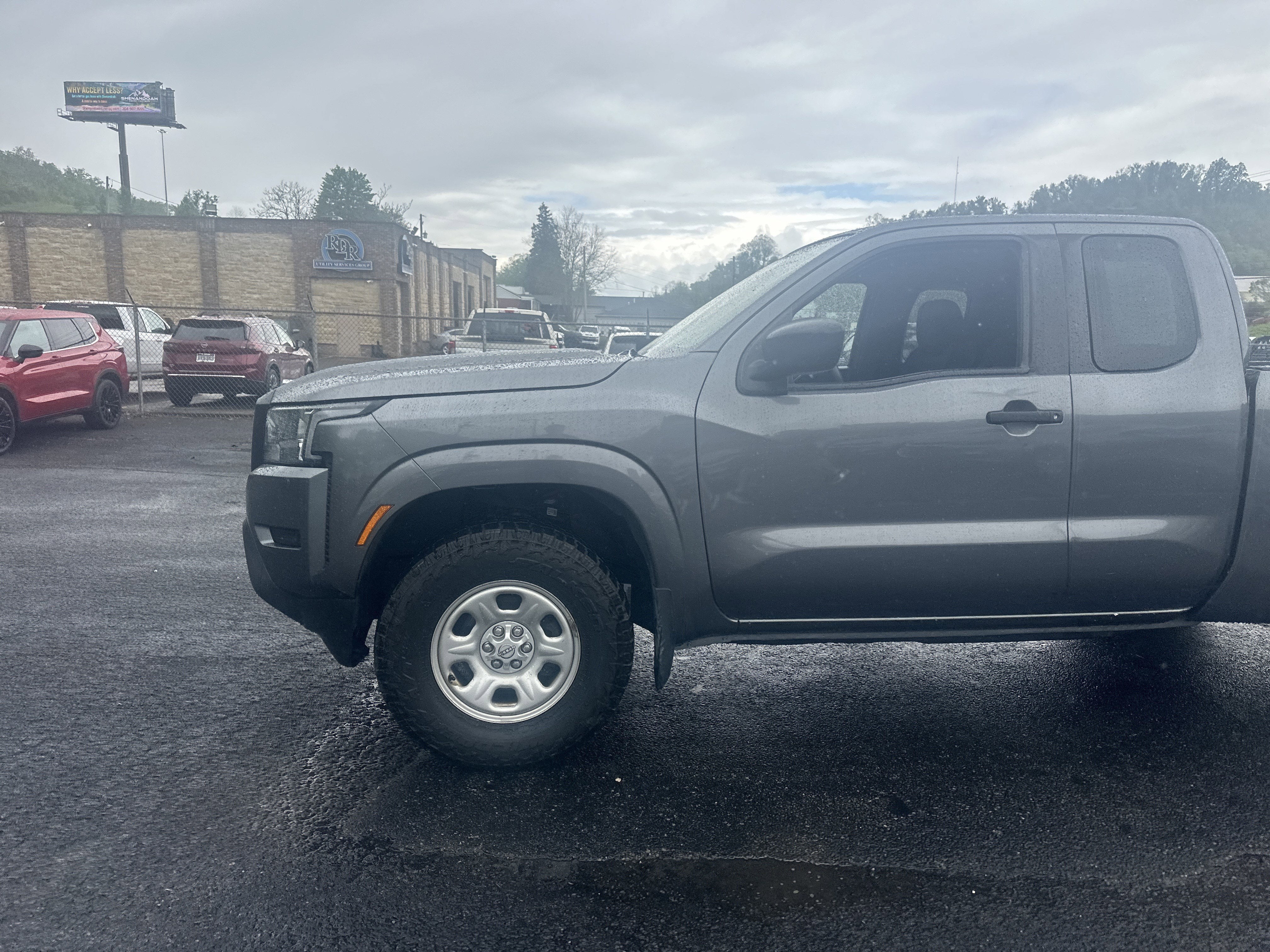2022 Nissan Frontier S