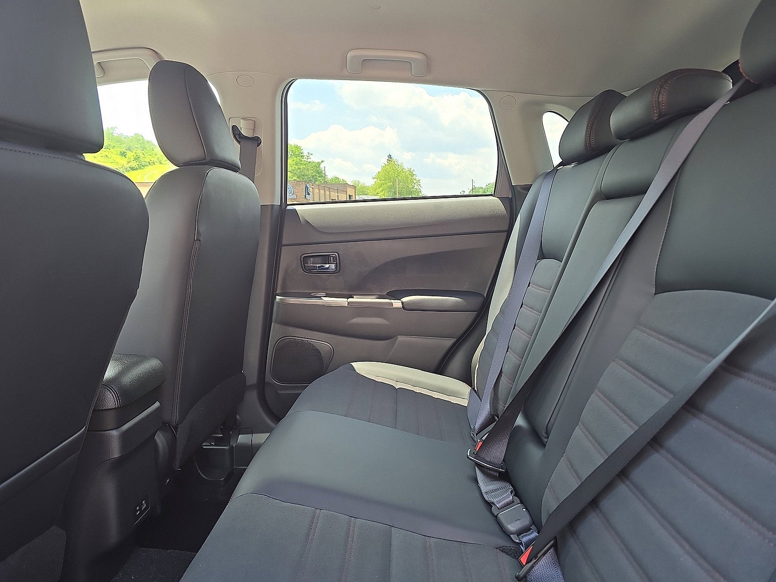 2025 Mitsubishi Outlander Sport 2.0 LE