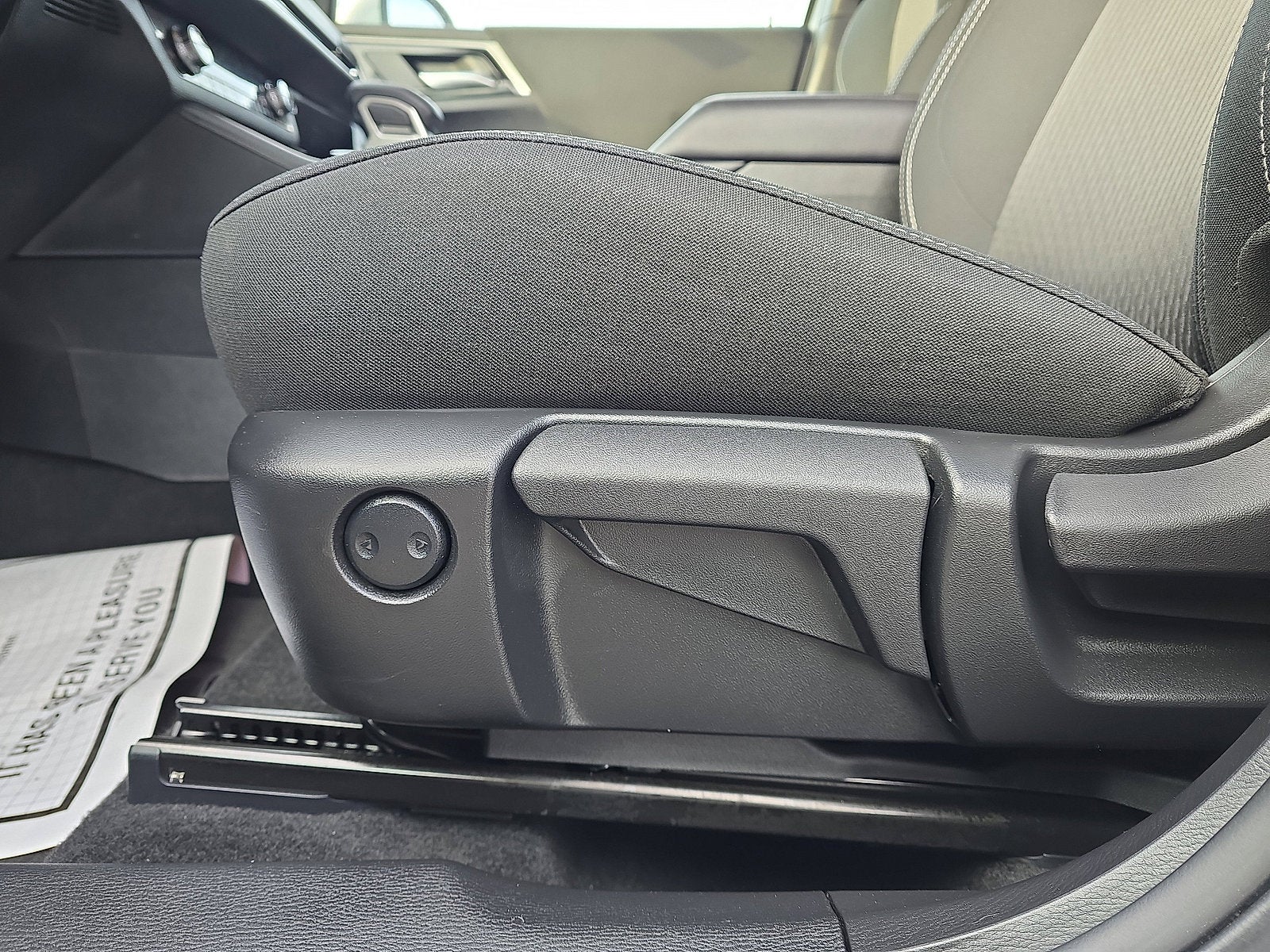 2025 Mitsubishi Outlander ES