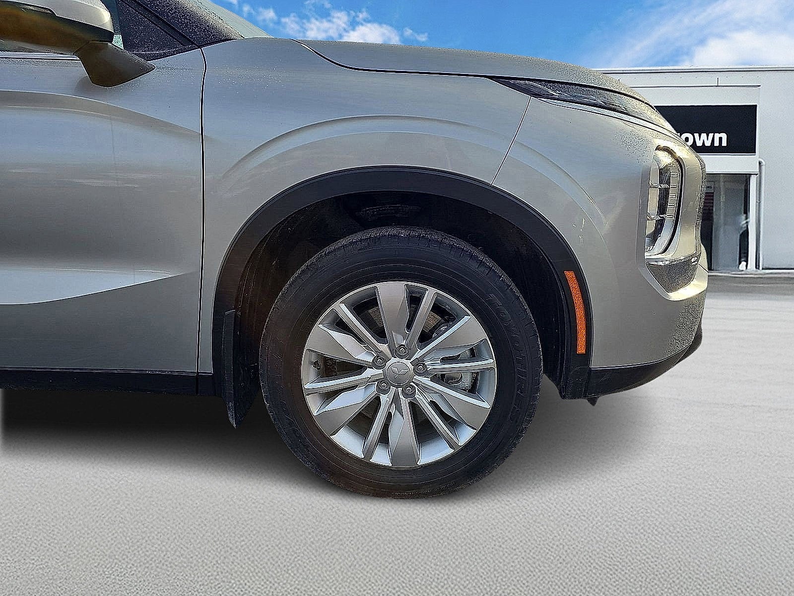 2025 Mitsubishi Outlander ES