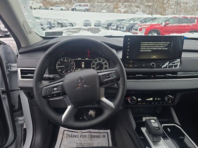 2026 Mitsubishi Outlander SE