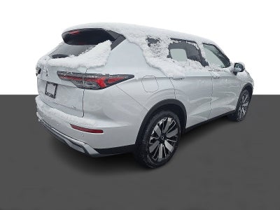 2026 Mitsubishi Outlander SE
