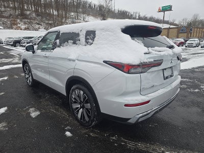 2026 Mitsubishi Outlander SE