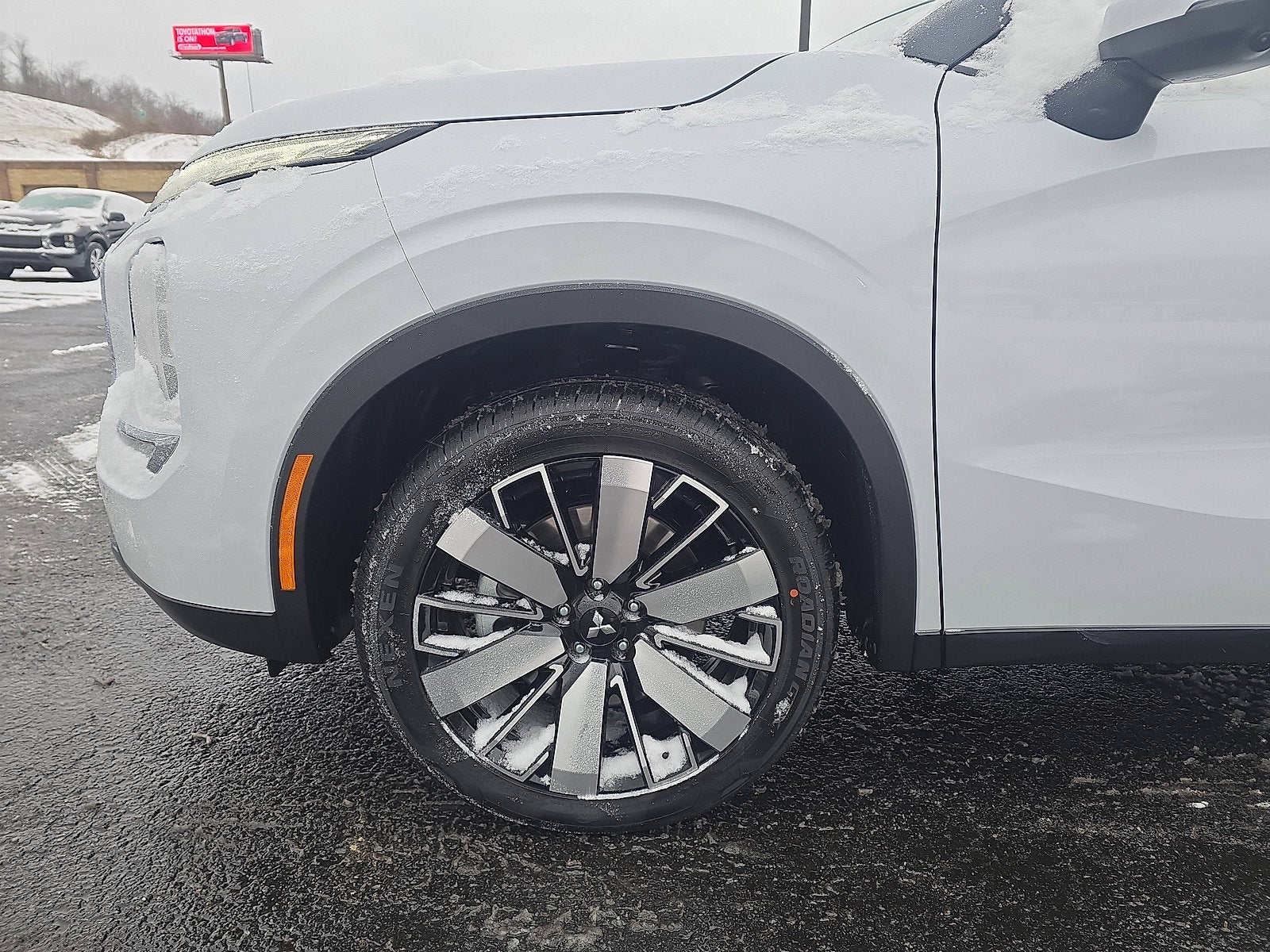 2026 Mitsubishi Outlander SE