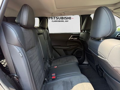 2023 Mitsubishi Outlander SE