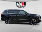 2022 Mitsubishi Outlander Base