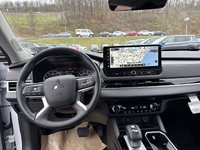 2025 Mitsubishi Outlander ES