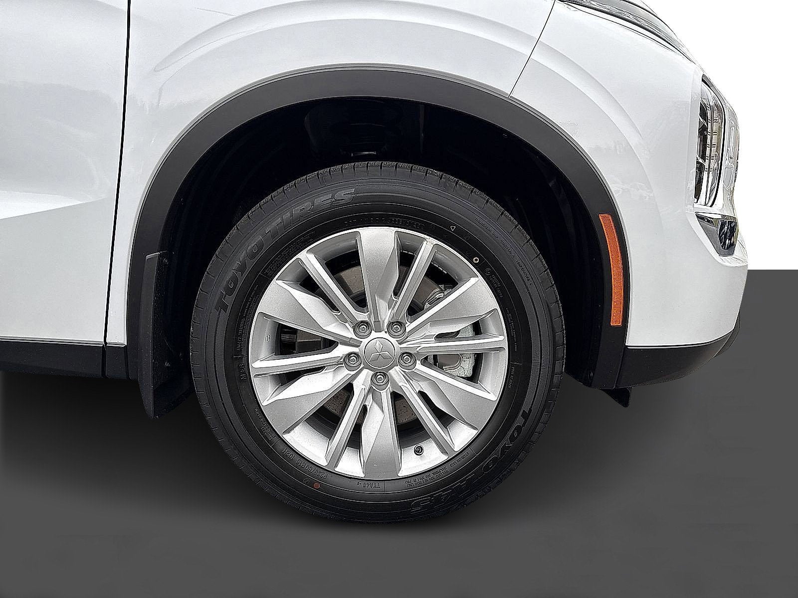 2025 Mitsubishi Outlander ES