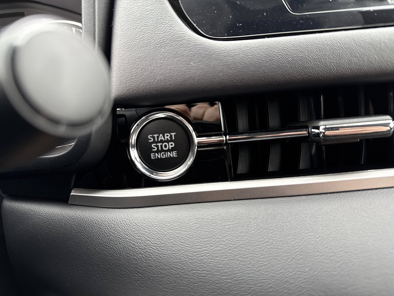 2025 Mitsubishi Outlander ES