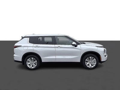2025 Mitsubishi Outlander ES