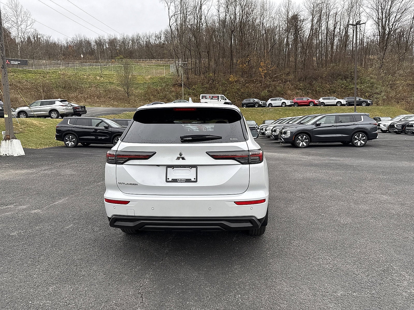 2025 Mitsubishi Outlander ES