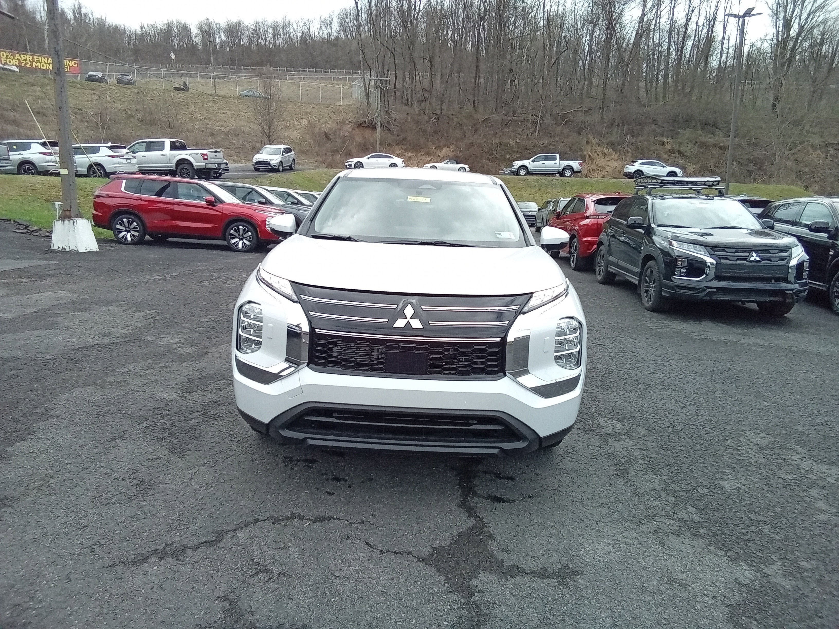 2026 Mitsubishi Outlander ES