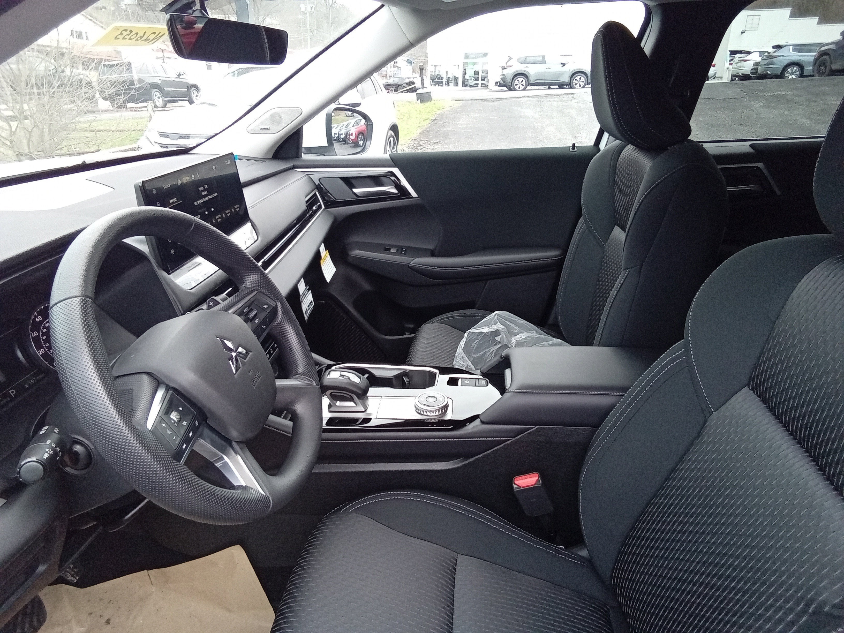 2026 Mitsubishi Outlander ES