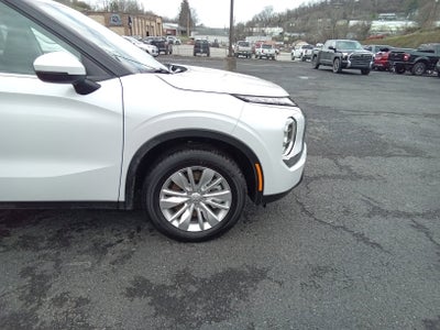 2026 Mitsubishi Outlander ES