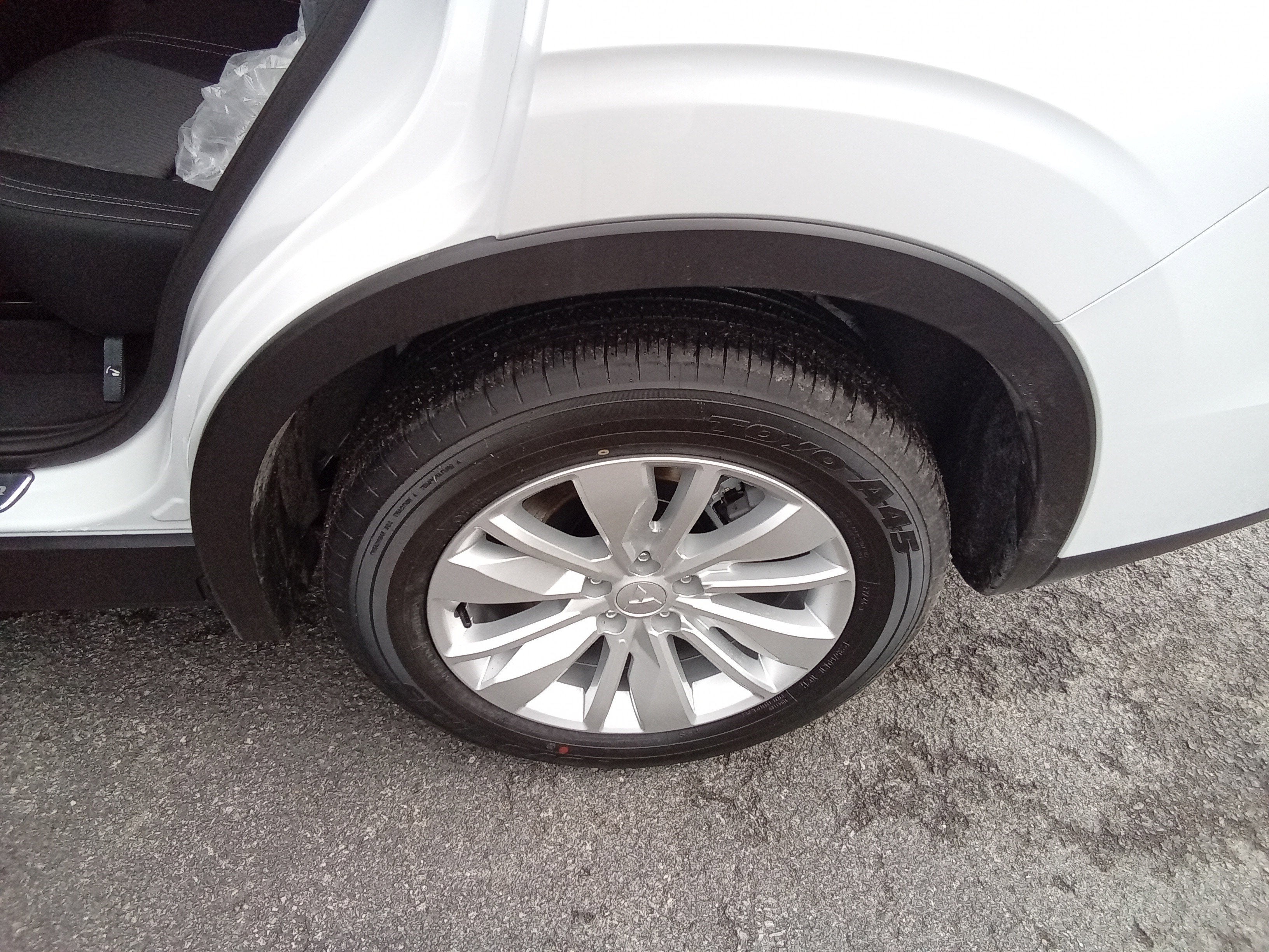 2026 Mitsubishi Outlander ES