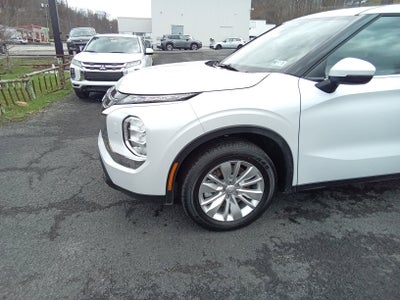 2026 Mitsubishi Outlander ES