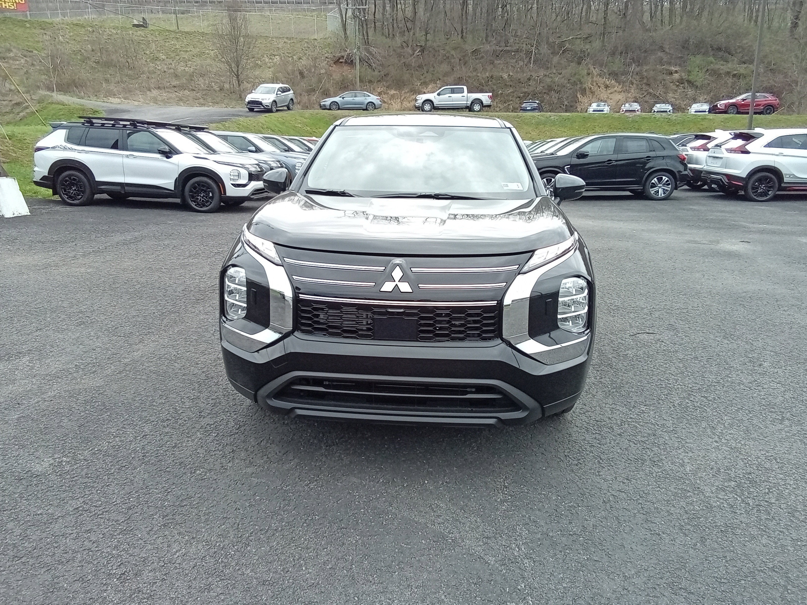 2026 Mitsubishi Outlander ES