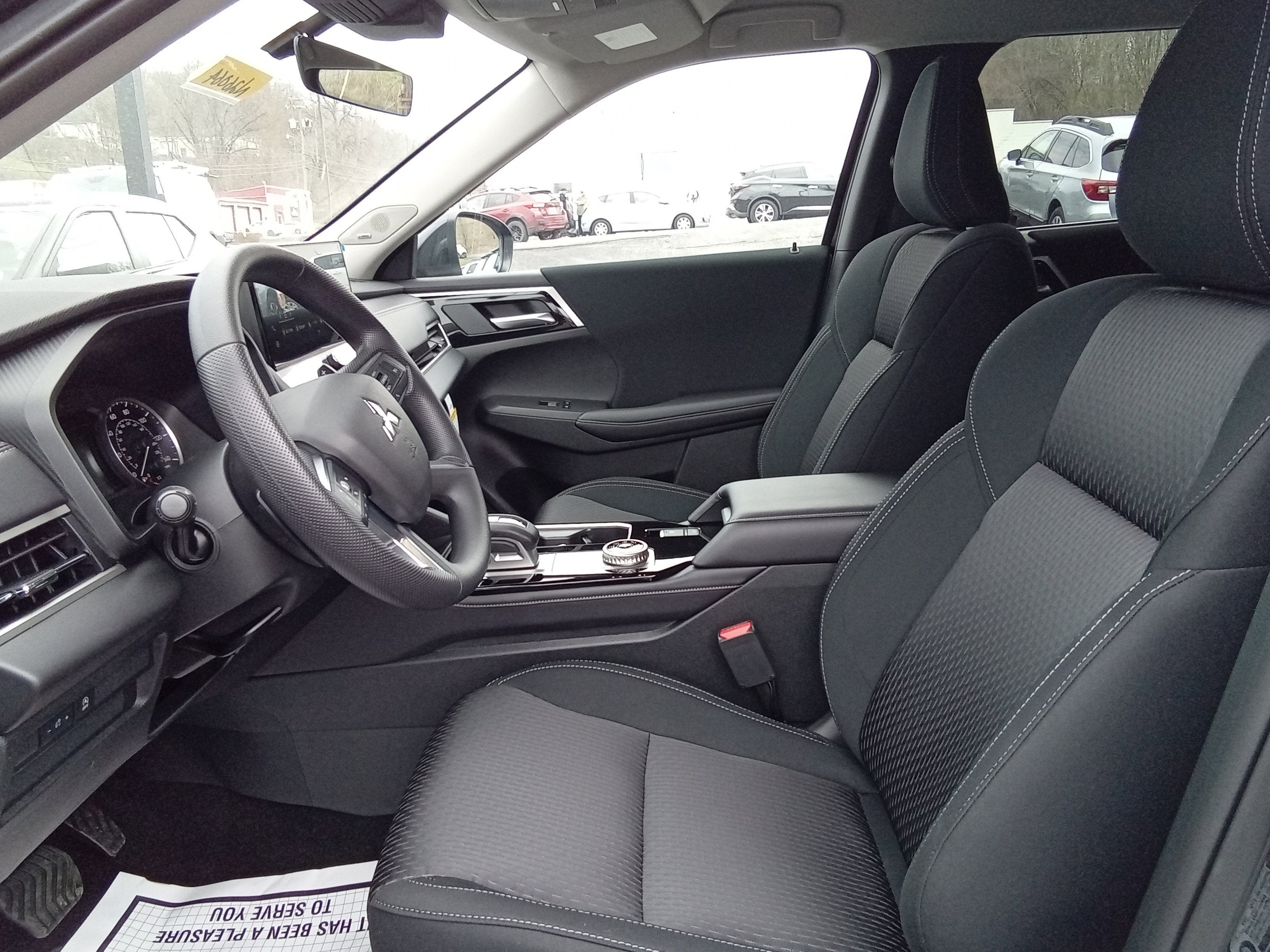 2026 Mitsubishi Outlander ES