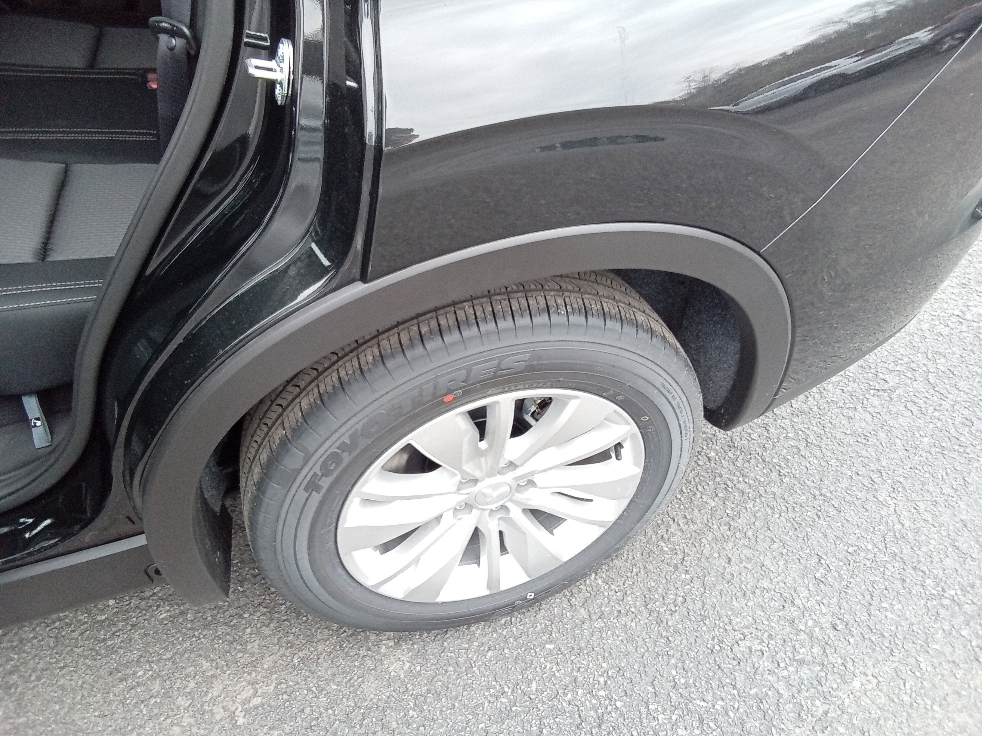 2026 Mitsubishi Outlander ES