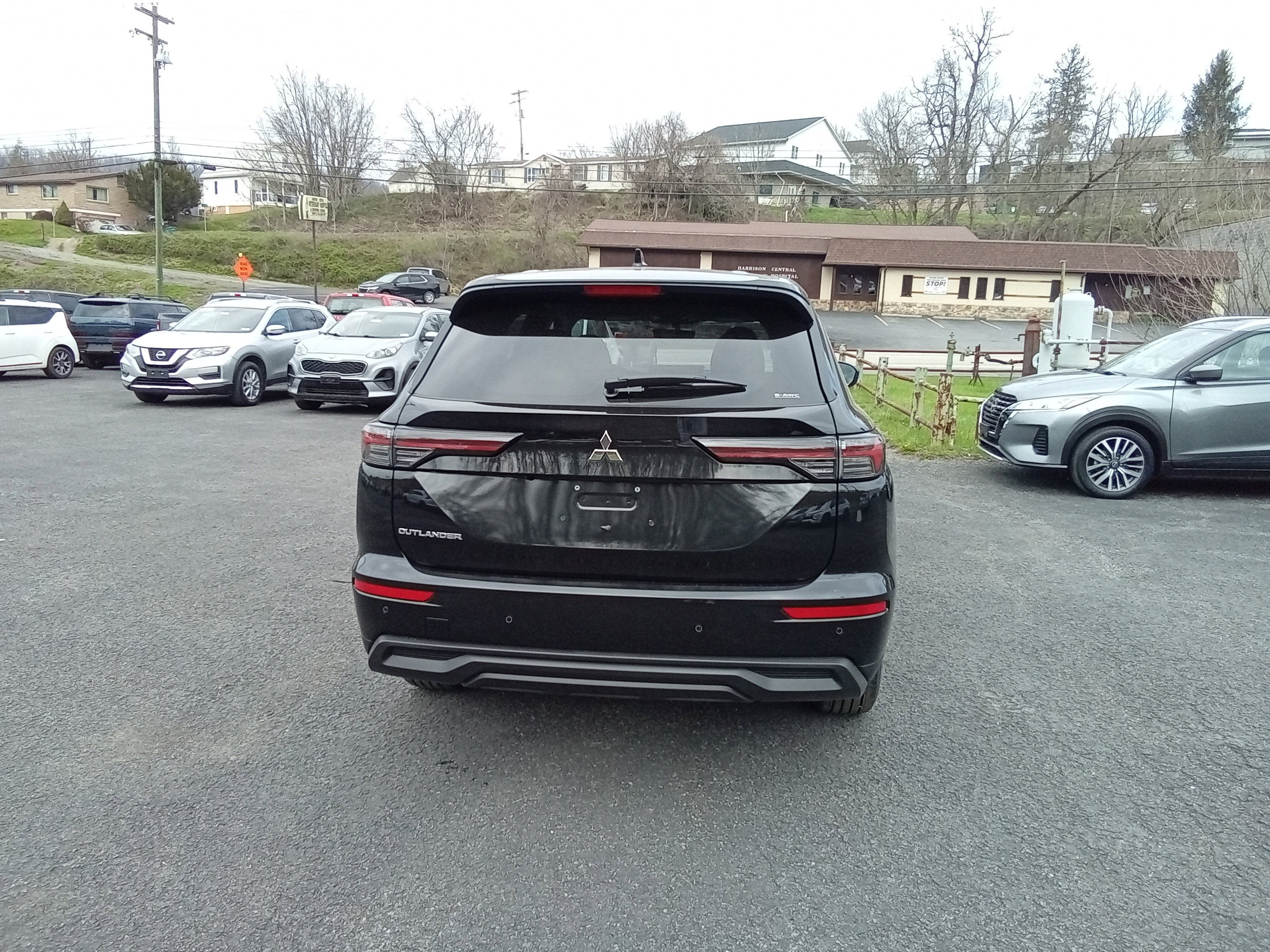 2026 Mitsubishi Outlander ES