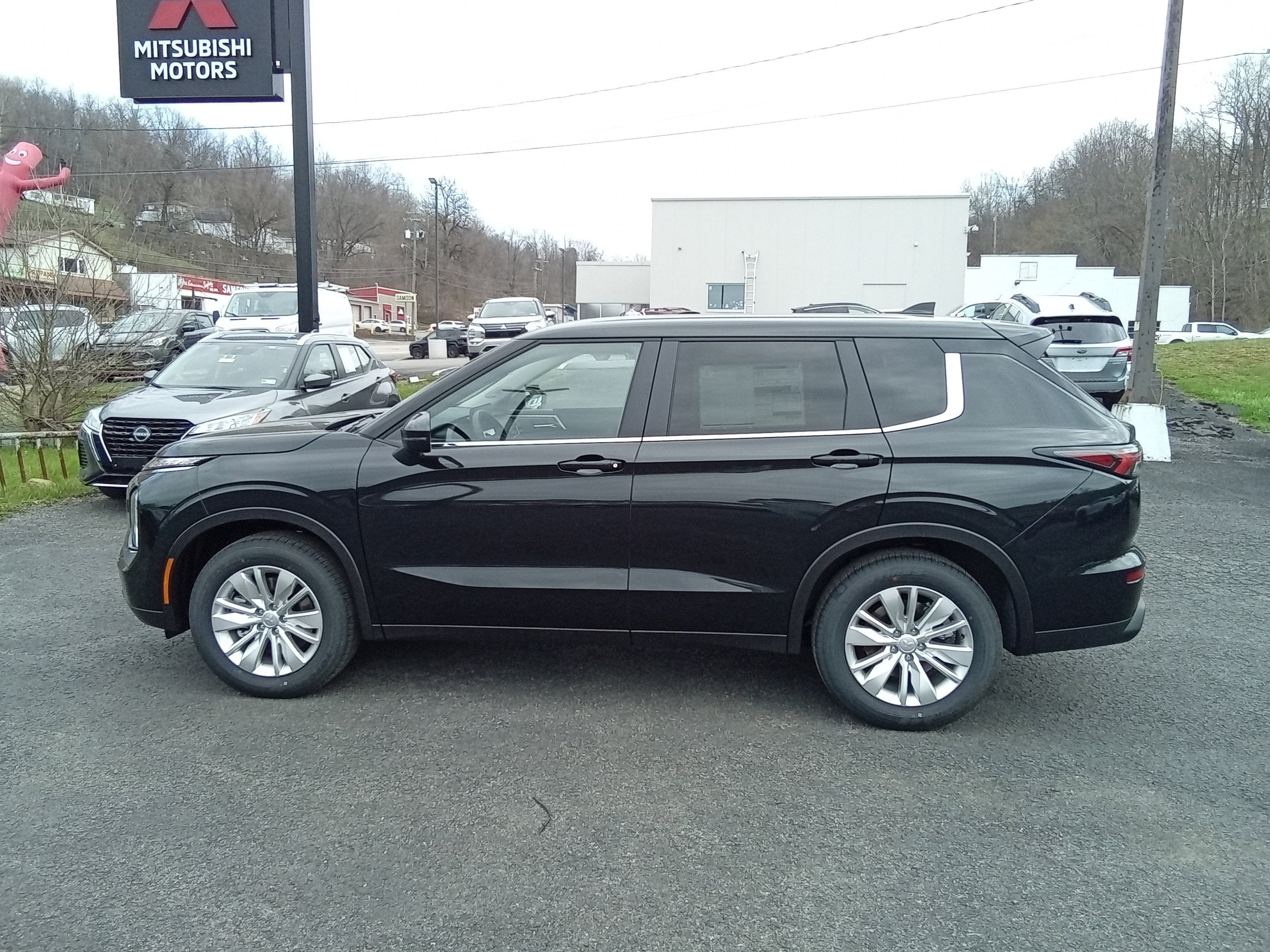 2026 Mitsubishi Outlander ES