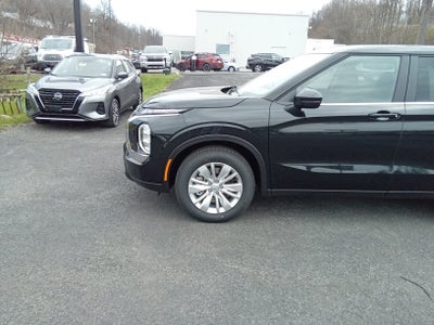 2026 Mitsubishi Outlander ES