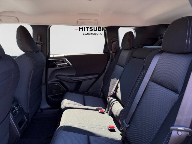 2026 Mitsubishi Outlander ES