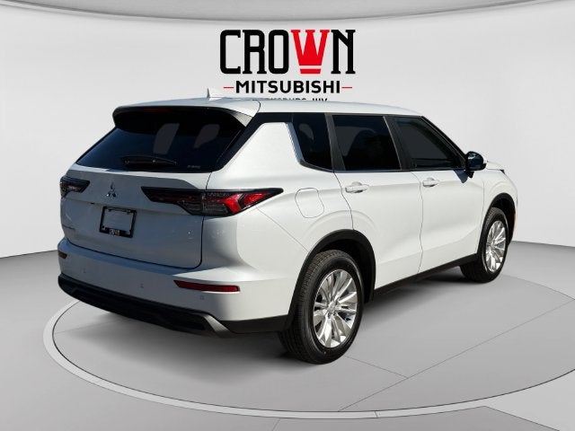 2026 Mitsubishi Outlander ES