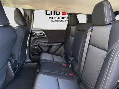 2026 Mitsubishi Outlander ES