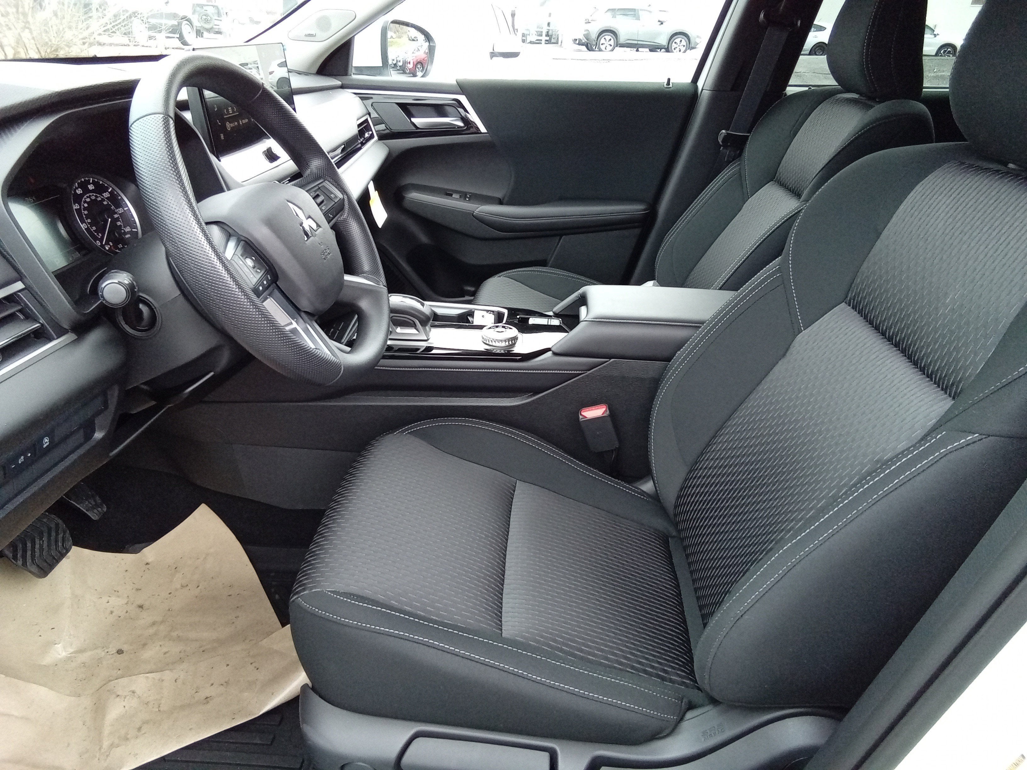 2026 Mitsubishi Outlander ES