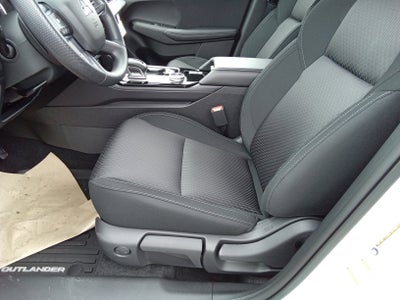 2026 Mitsubishi Outlander ES