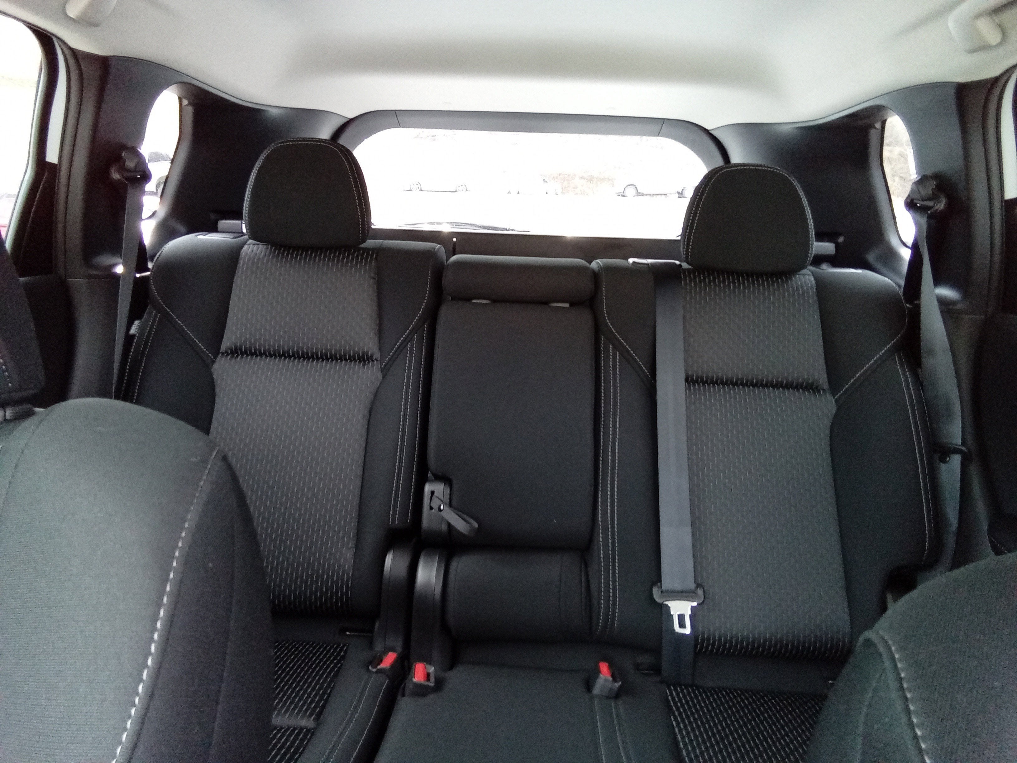 2026 Mitsubishi Outlander ES