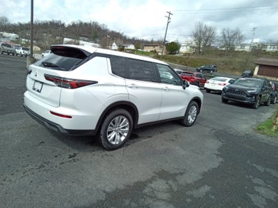 2026 Mitsubishi Outlander ES