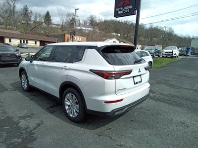 2026 Mitsubishi Outlander ES