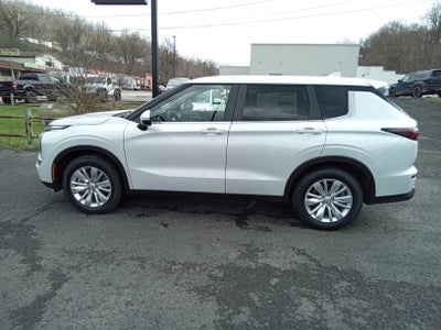 2026 Mitsubishi Outlander ES