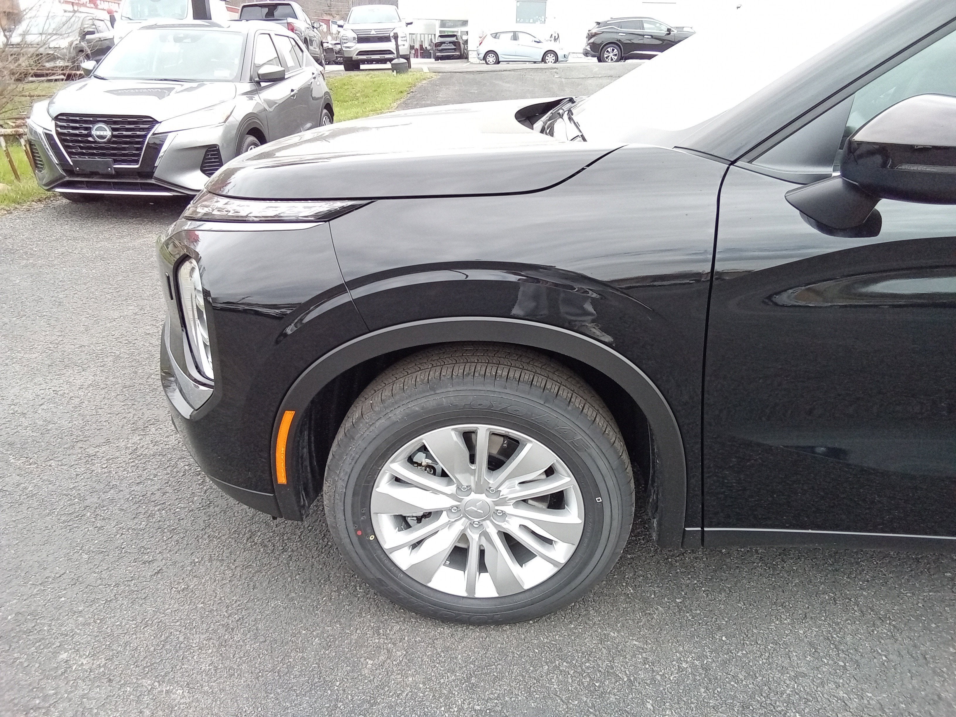 2026 Mitsubishi Outlander ES