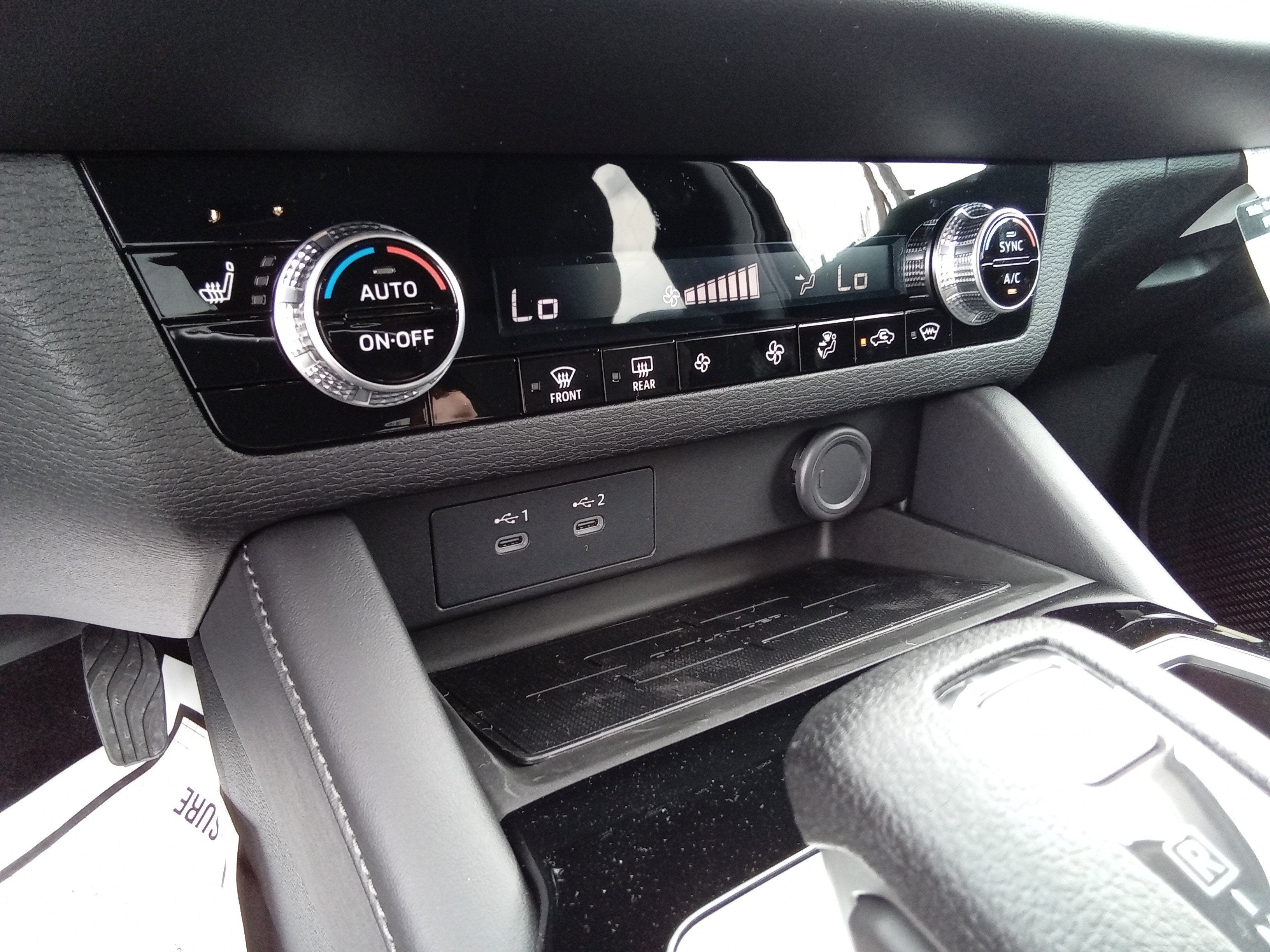 2026 Mitsubishi Outlander ES