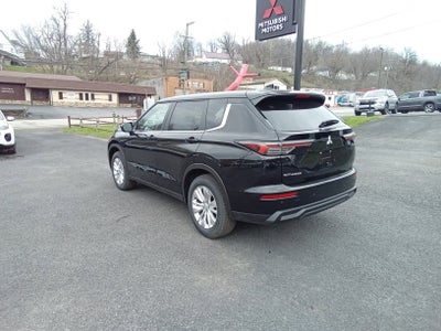 2026 Mitsubishi Outlander ES