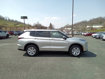 2026 Mitsubishi Outlander ES