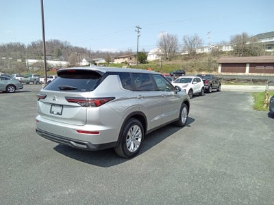 2026 Mitsubishi Outlander ES