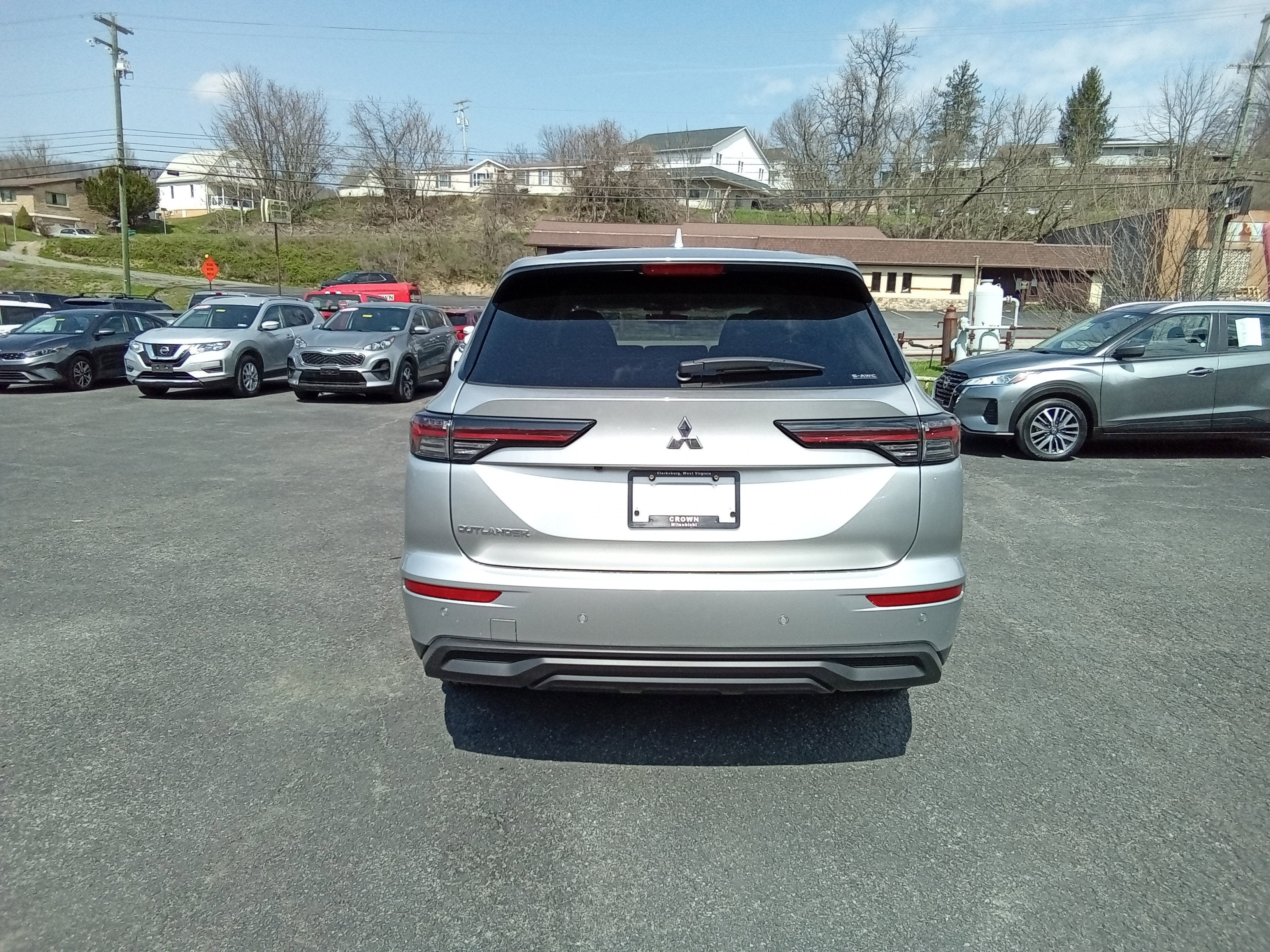 2026 Mitsubishi Outlander ES