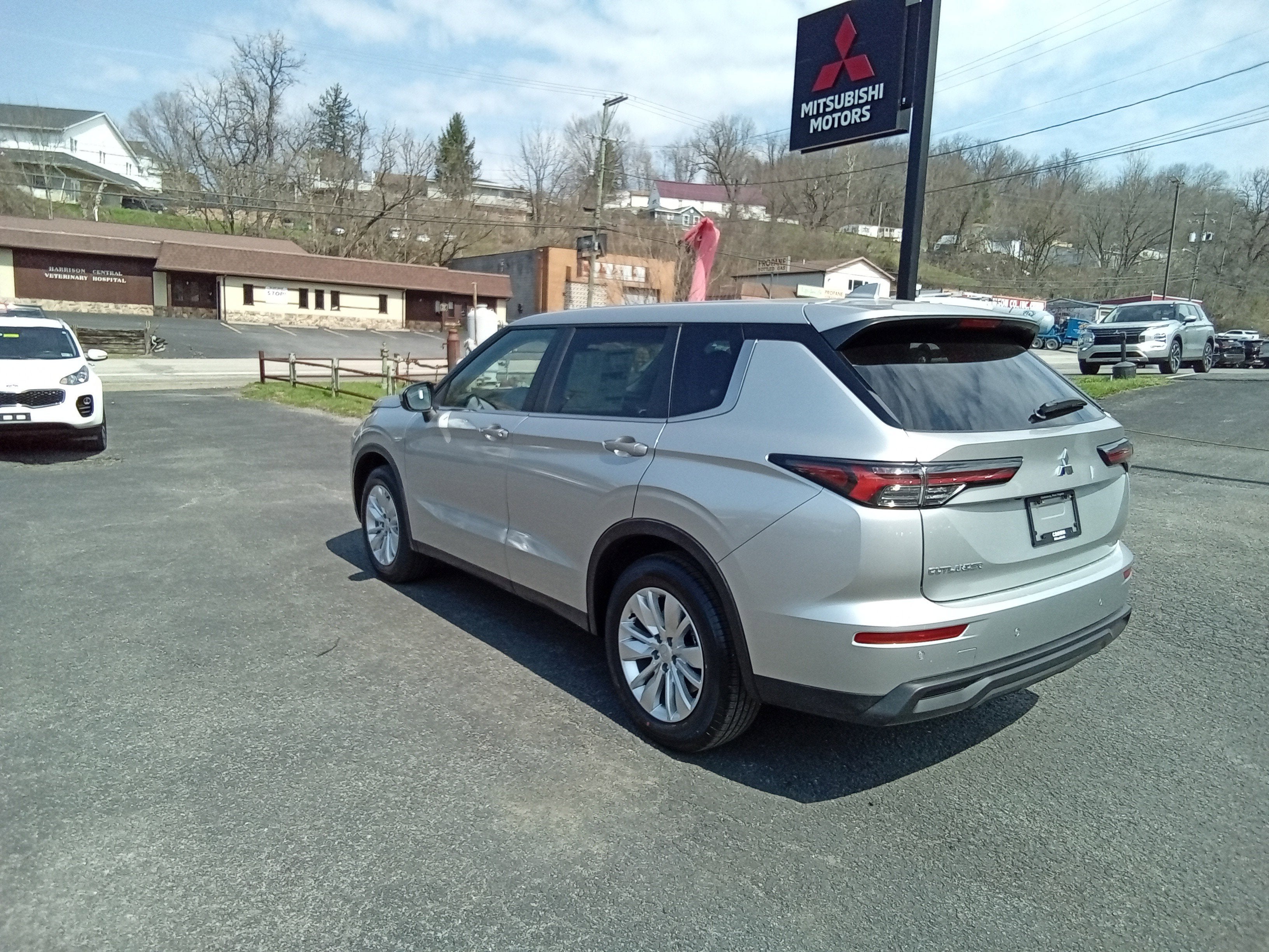 2026 Mitsubishi Outlander ES