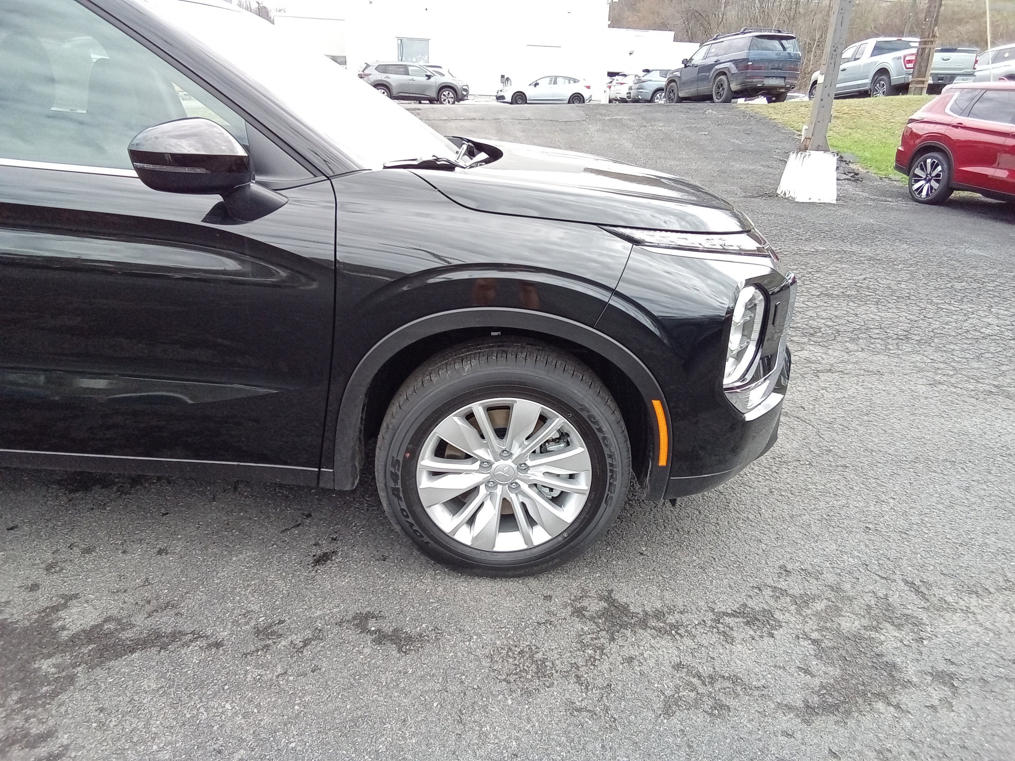 2026 Mitsubishi Outlander ES