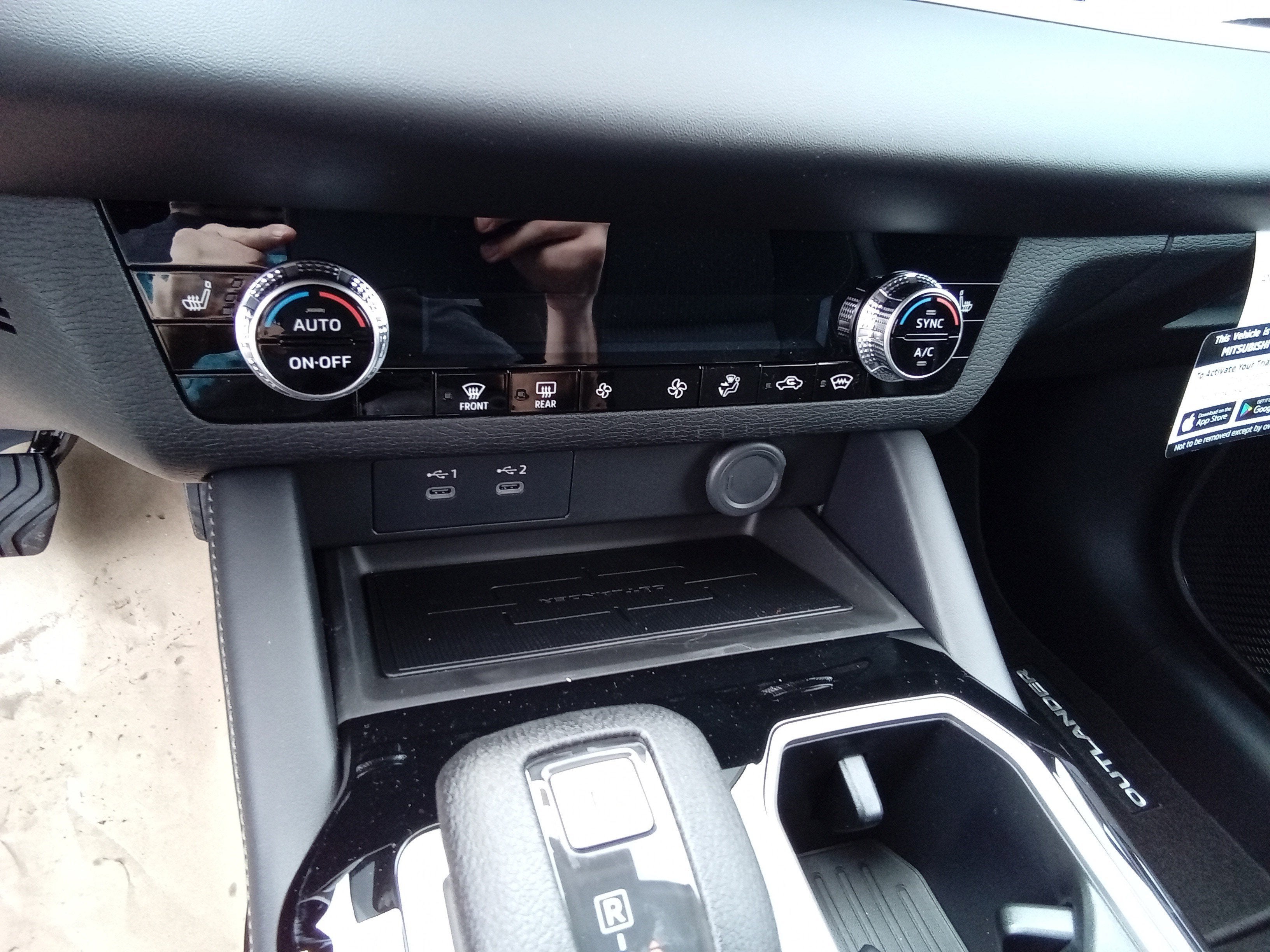 2026 Mitsubishi Outlander ES