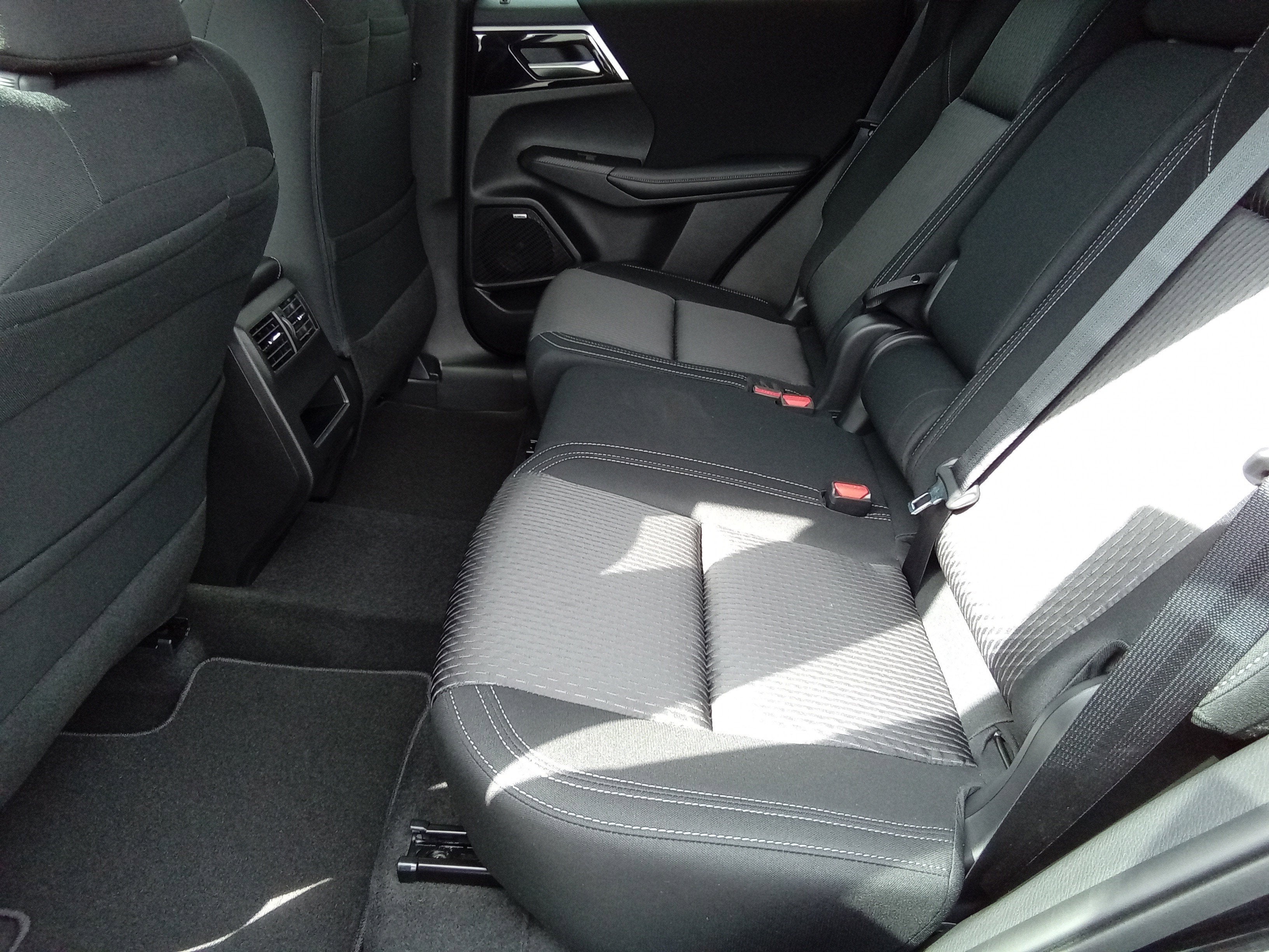 2026 Mitsubishi Outlander ES