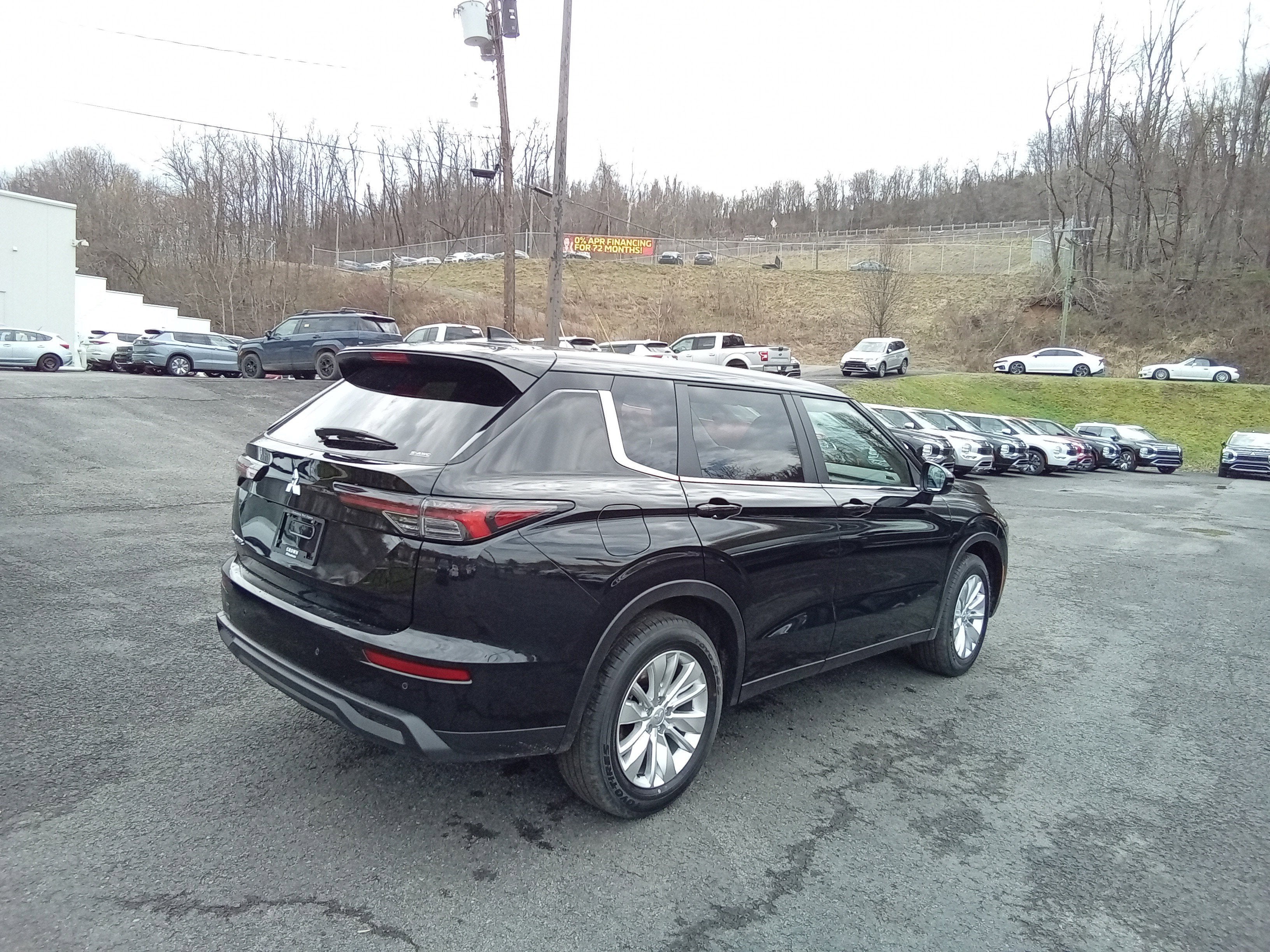 2026 Mitsubishi Outlander ES