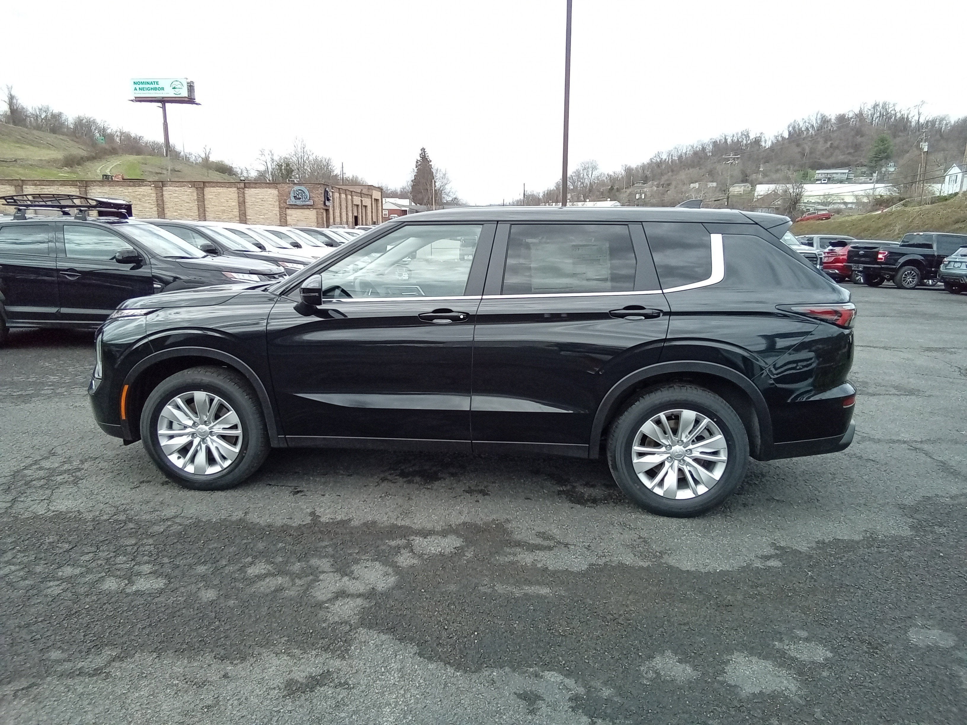 2026 Mitsubishi Outlander ES