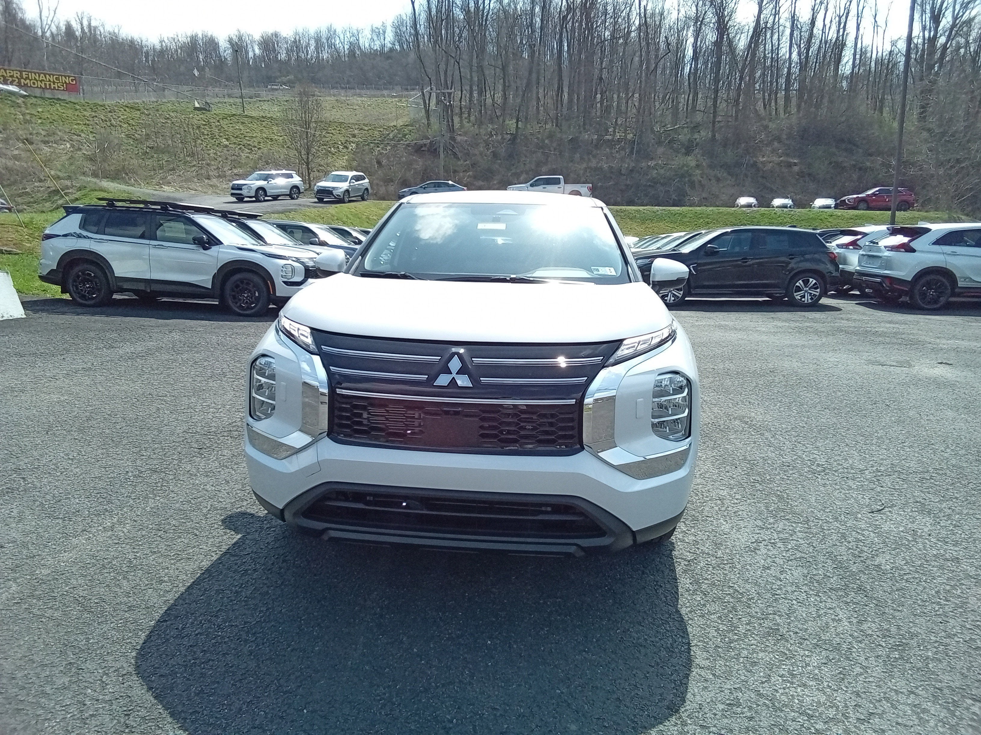 2026 Mitsubishi Outlander ES
